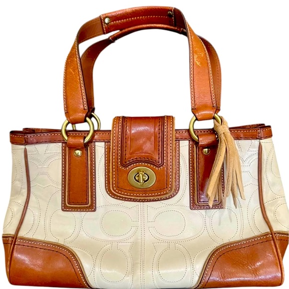 ✨💎VINTAGE💎✨ Heave Leather COACH bag! W/ generic dustbag and gwp! - Picture 1 of 9